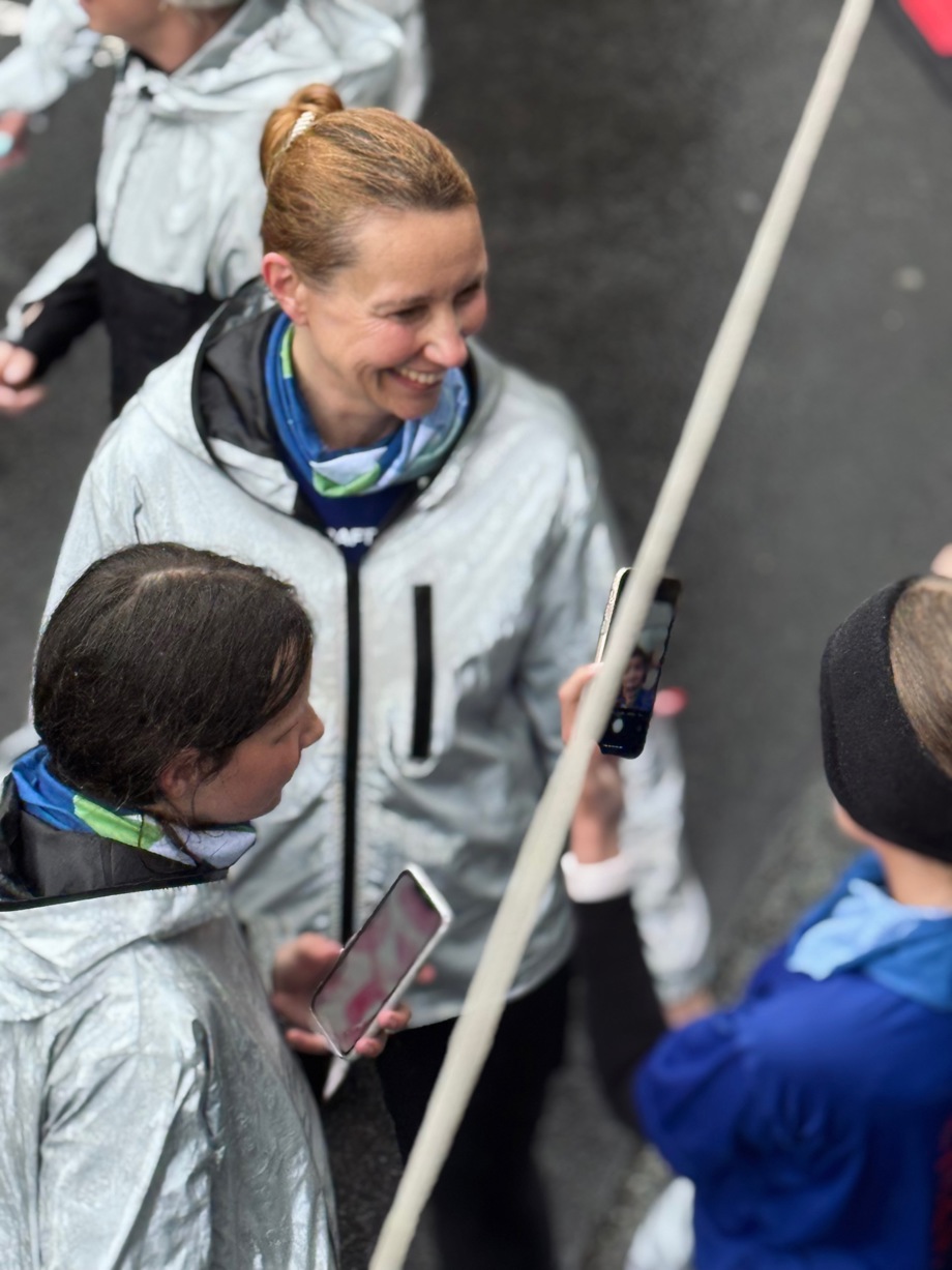 <p>Okkurt gott prát vóru tað eisini stundir til</p>