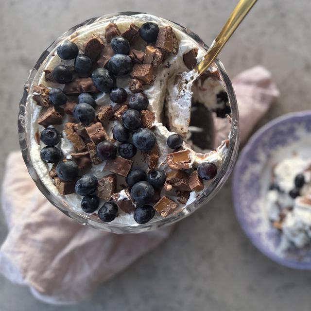 Lekkurt dessertfat  við sjokulátu- og ostakremi
